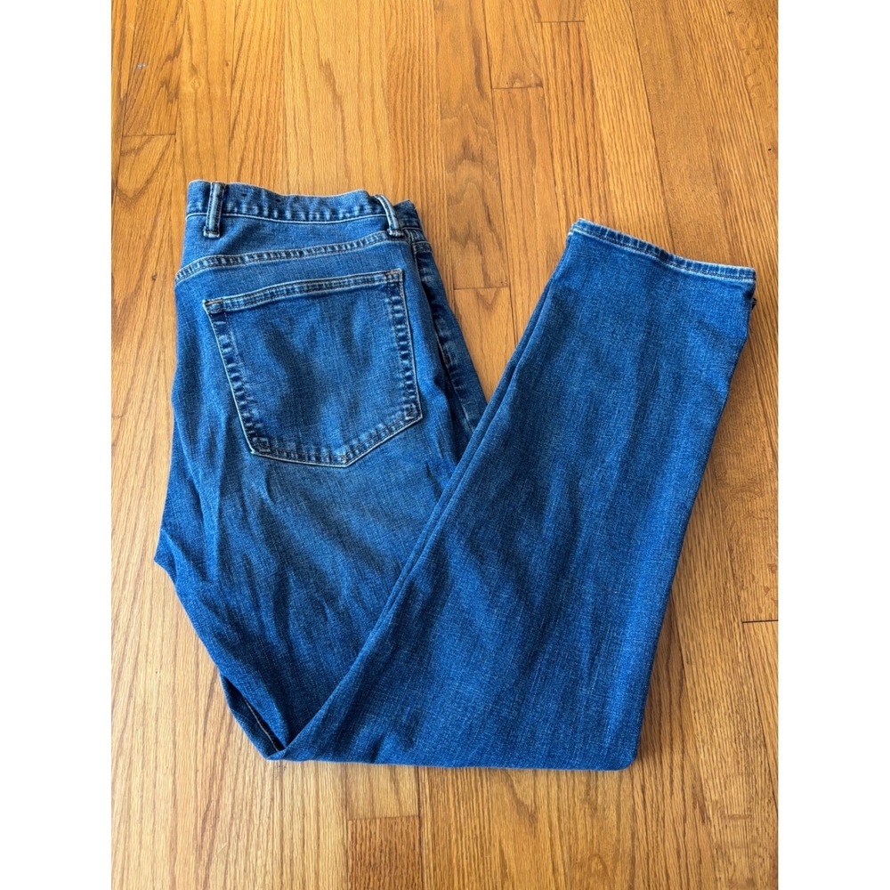 GAP Athletic Taper Jeans Mens 36x32 Medium Wash Denim Stretch Comfort